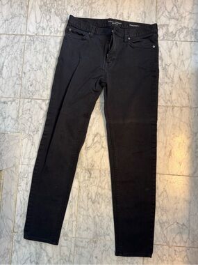 Banana Republic Traveler Slim Tapered Pants in Black